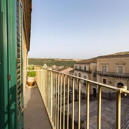 Apartamento Achille, Mit Blick Auf Den Duomo Ragusa