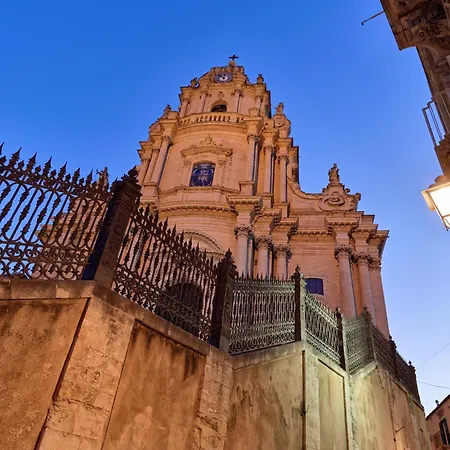 Apartamento Achille, Mit Blick Auf Den Duomo Ragusa